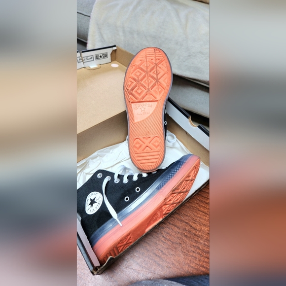 Converse unisex Chuck Taylor's high tops - Picture 11 of 15